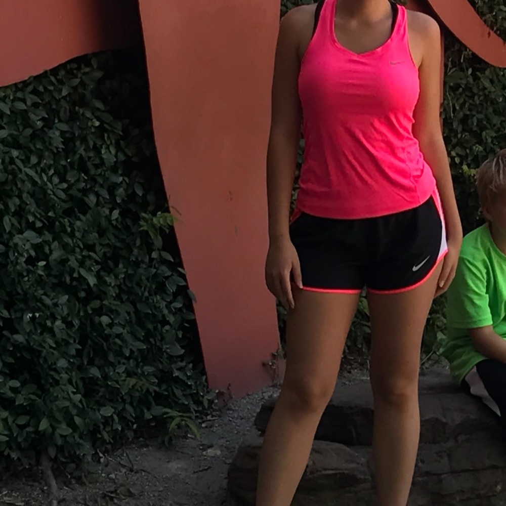 ✔️Nike Racerback Tank✔️